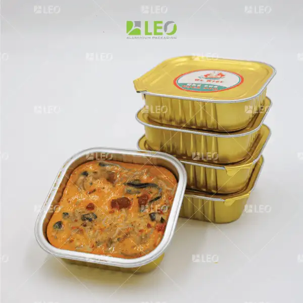 Chả cua được tiệt trùng an toàn trong khay nhôm