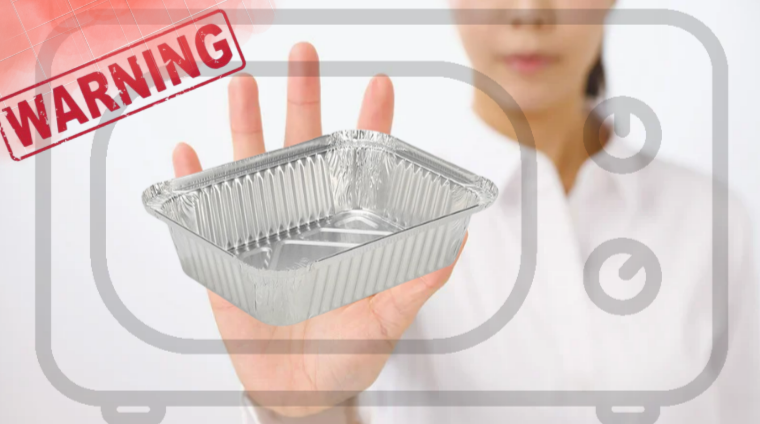 Không dùng khay nhôm bạc trong lò vi sóng