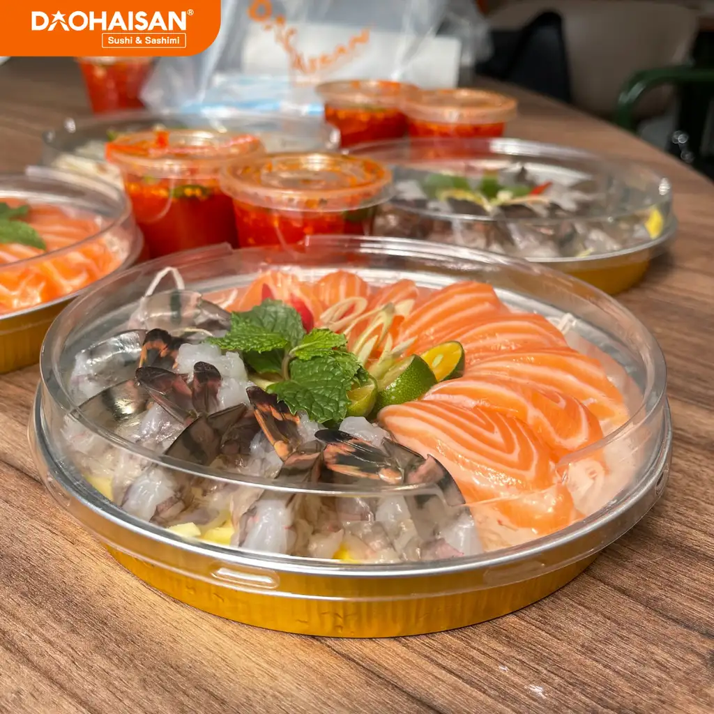 Sashimi đóng gói trong khay nhôm tròn giữ lạnh