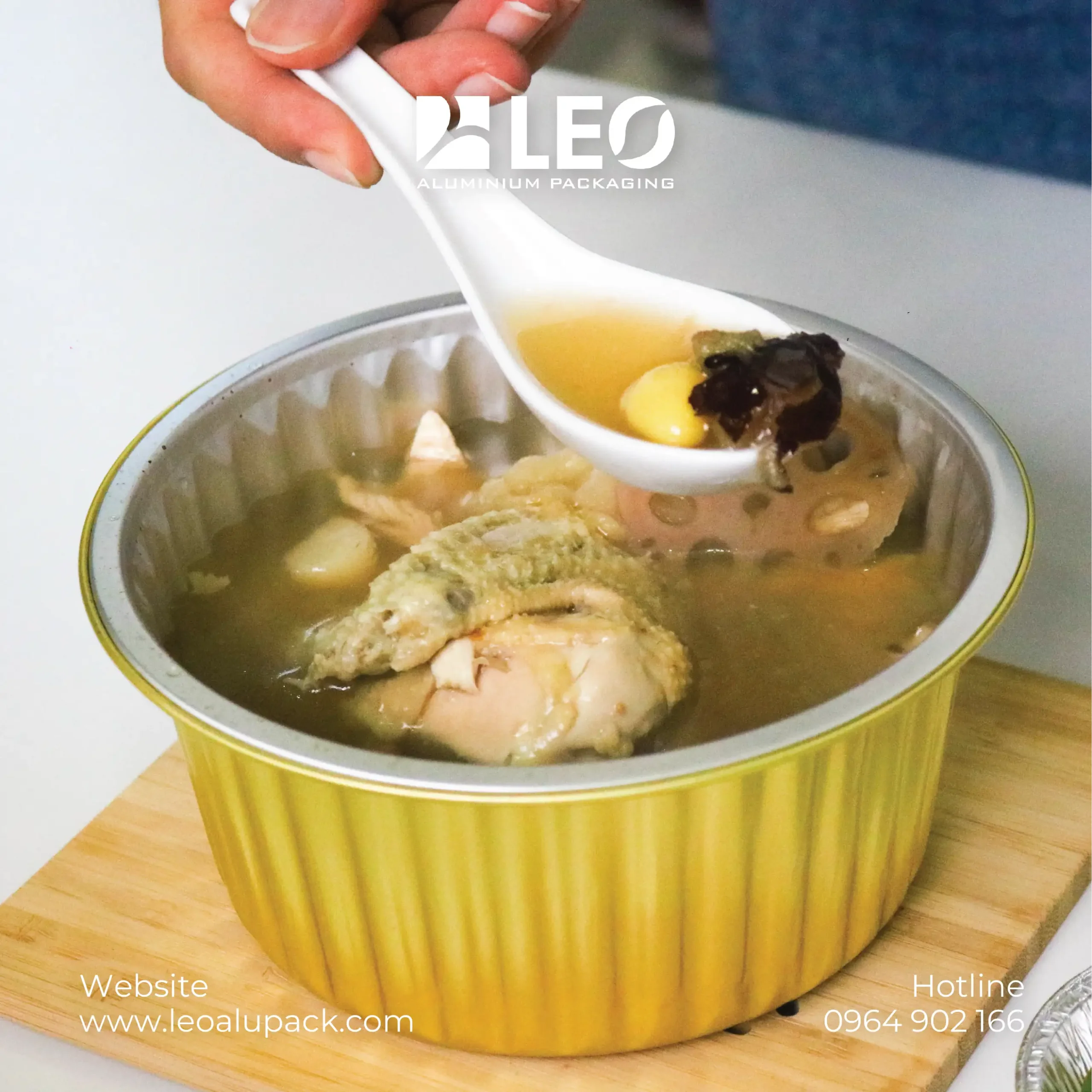 Khay sâu lòng đựng các món có nước