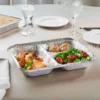 Ảnh nghệ thuật thực tế khay nhôm đựng cơm 3 ngăn 700ml từ LEO Aluminium Packaging đựng món ăn (Ảnh 2)