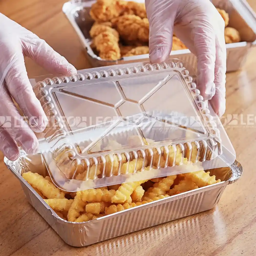 Ảnh nghệ thuật thực tế khay nhôm phổ thông hình chữ nhật 420ml từ LEO Aluminium Packaging đựng khoai tây chiên