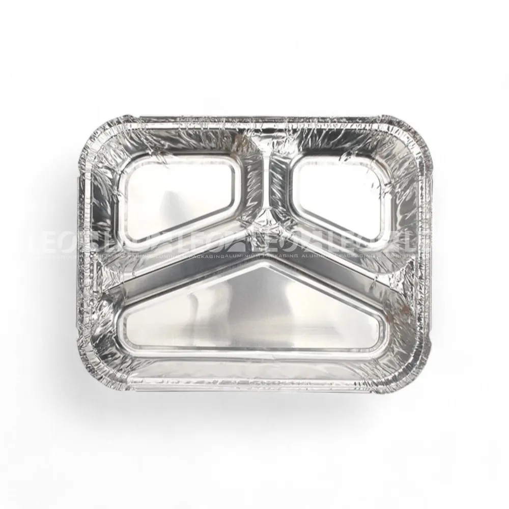 Cận cảnh độ sâu lòng khay nhôm phổ thông 3 ngăn 800ml từ LEO Aluminium Packaging
