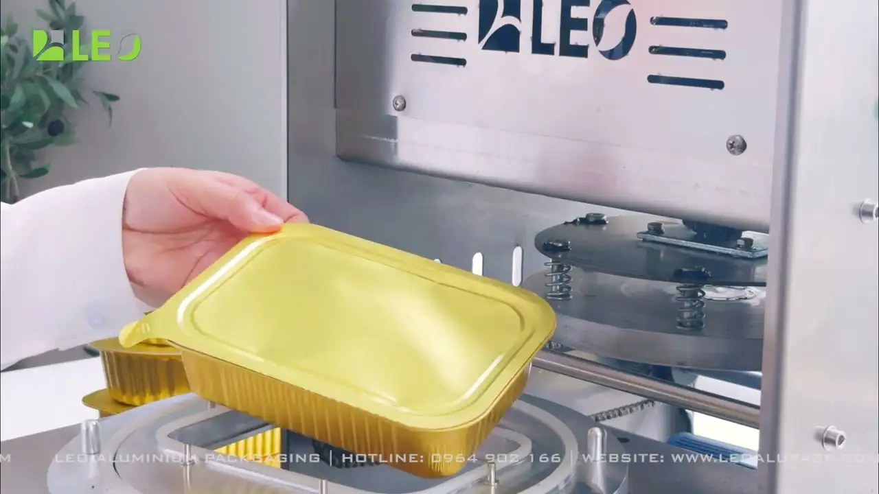 Giải pháp khay nhôm & máy ép seal LEO giúp món ăn được đóng gói kín, không tràn đổ